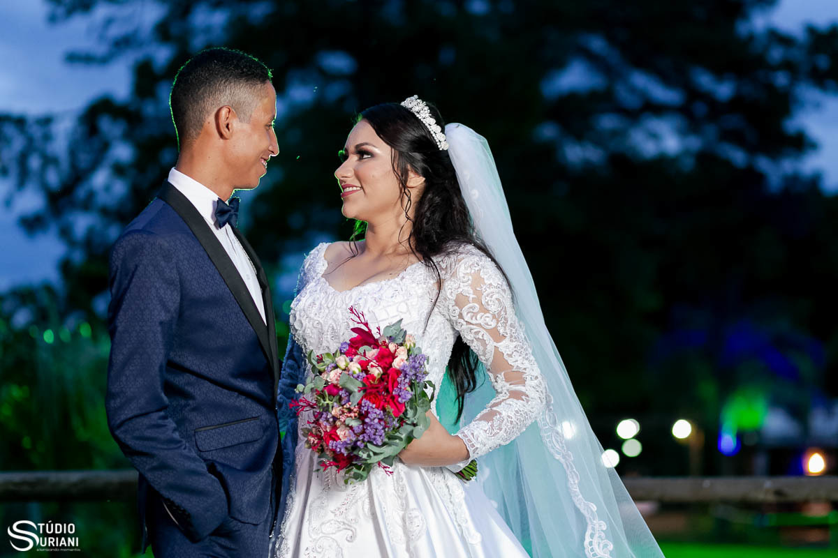 Fotógrafo de casamento em Uberlândia Criativo fotos noivo noiva e noivos engraçados aliança de wedding álbum quadro orçamento cerimonial 