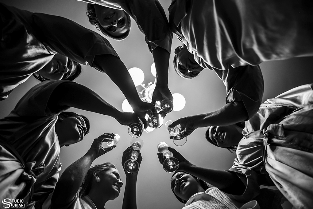 madrinhas brindando antes do casamento