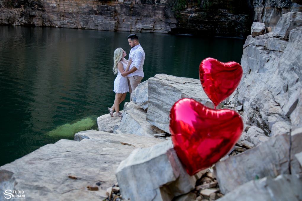 foto com bações em ensaio pre casamento em furnas mg nos canions