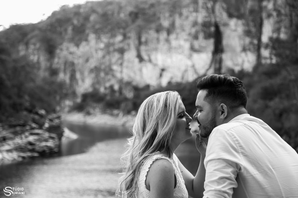 fotografia preto e branco em ensaio fotográfico em capitólio mg