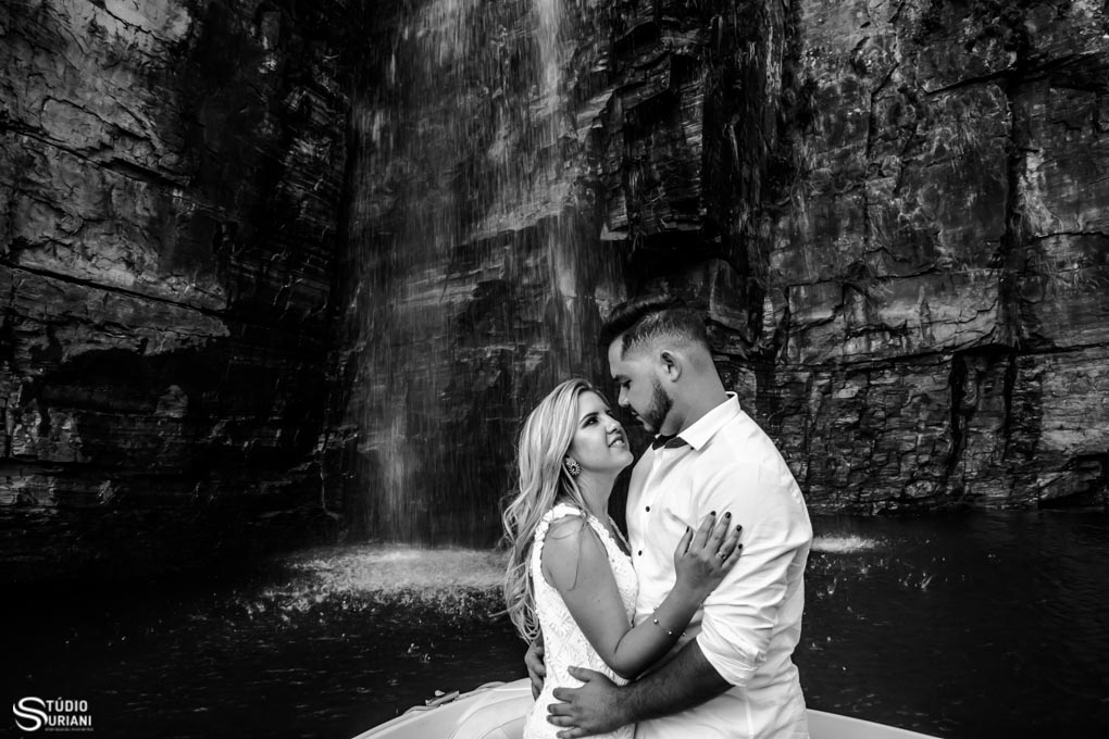 foto em cachoeira em furnas na cidade de capitólio