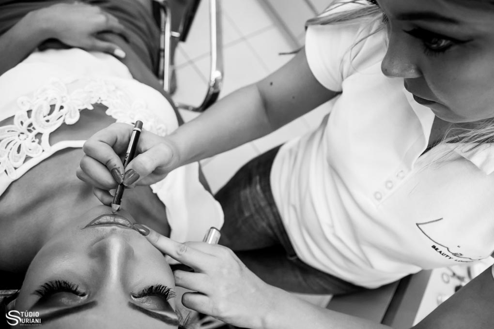 maquiagem para noiva makup em salão com as madrinhas mãe e avó