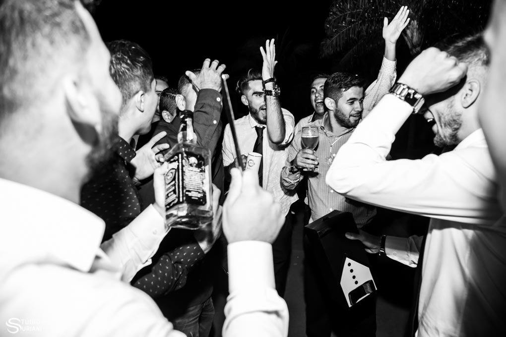 caixa de dinheiro e gravata personalizada para casamento