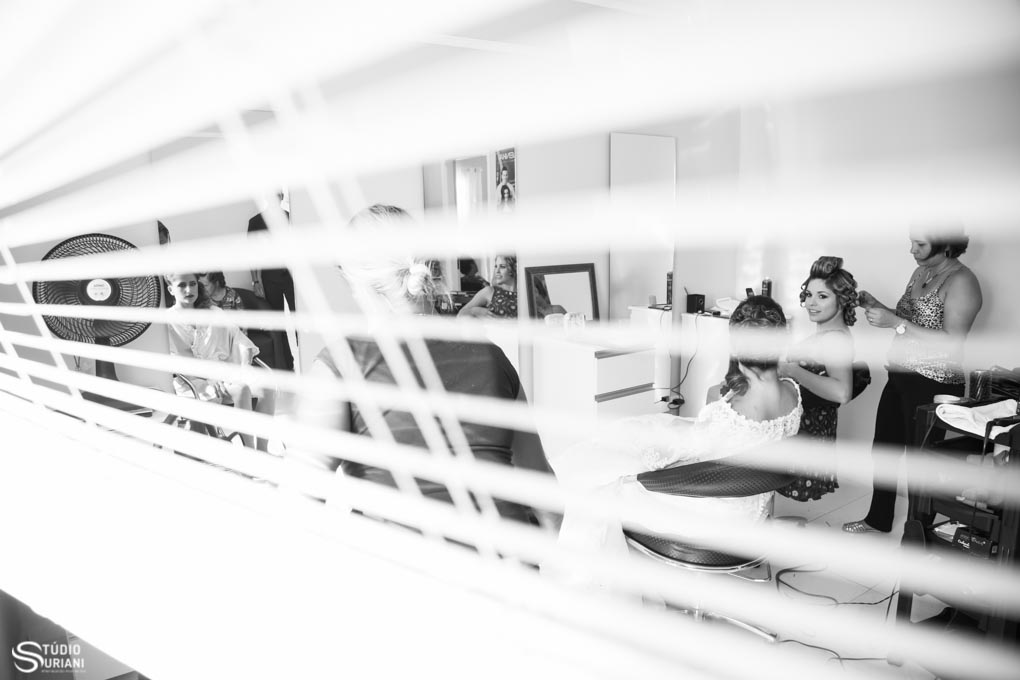 dia de noiva do salao vila das noivas em uberlandia com melhores amigas e mão