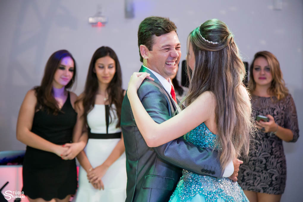 valsa com o pai na festa de anverário