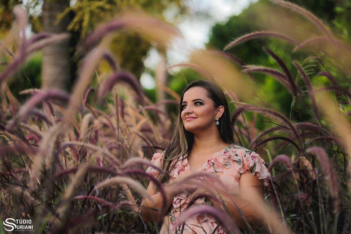 ensaio-pre-casamento-wedding-chacara-Araguari-Uberaba-Uberlandia-coroa-flores-piscina-igreja-católica-casal-consagrado-caminho-vocasional-fotos-fotografia-foto-Rogério-Suriani-Sacramento-matrimônio-orçamento-terço-bebê-Nossa-Senhora-biclia-sagrada-educaçã