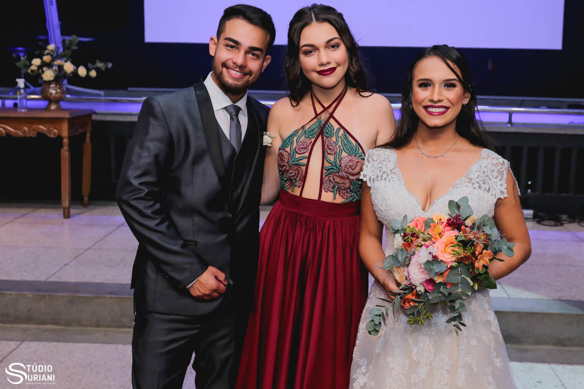 O dia certamente chegou mais rápido do que vocês pensavam. Um dia que desejaram muito, um sonho que queriam ver concretizado e que agora se cumpriu na realização do seu matrimônio.

O namoro não é mais que uma preparação, não só para este nobre momento, c