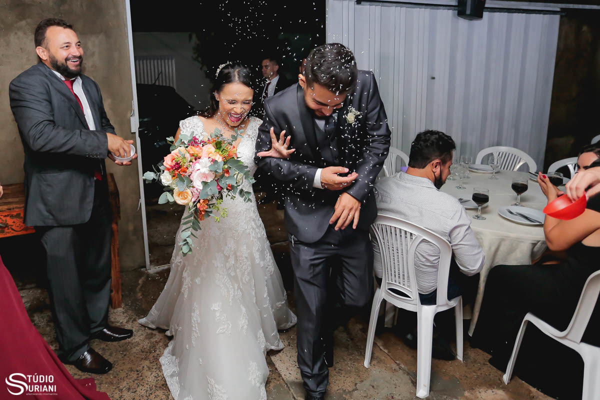 O dia certamente chegou mais rápido do que vocês pensavam. Um dia que desejaram muito, um sonho que queriam ver concretizado e que agora se cumpriu na realização do seu matrimônio.

O namoro não é mais que uma preparação, não só para este nobre momento, c