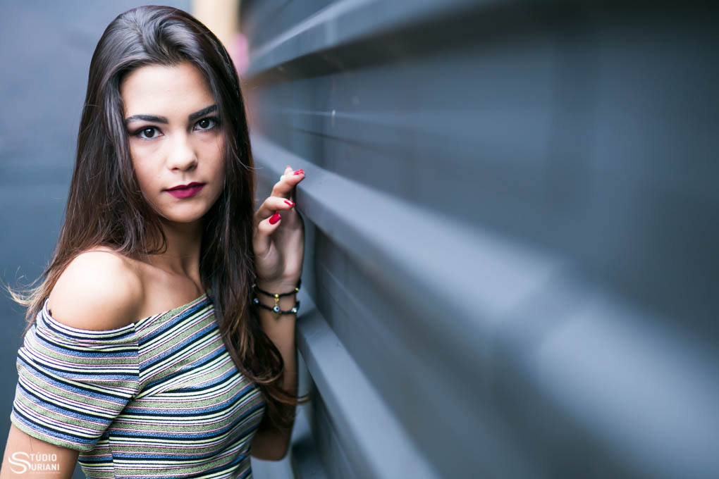 makeup para ensaio de debutante com batom vermelho r unhas vermelhas