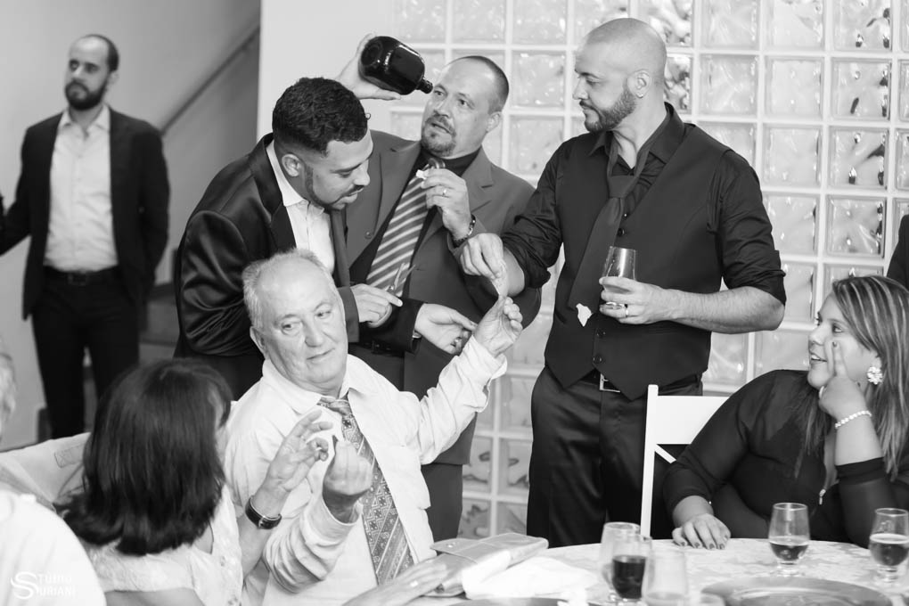 gravata animado com os padrinhos