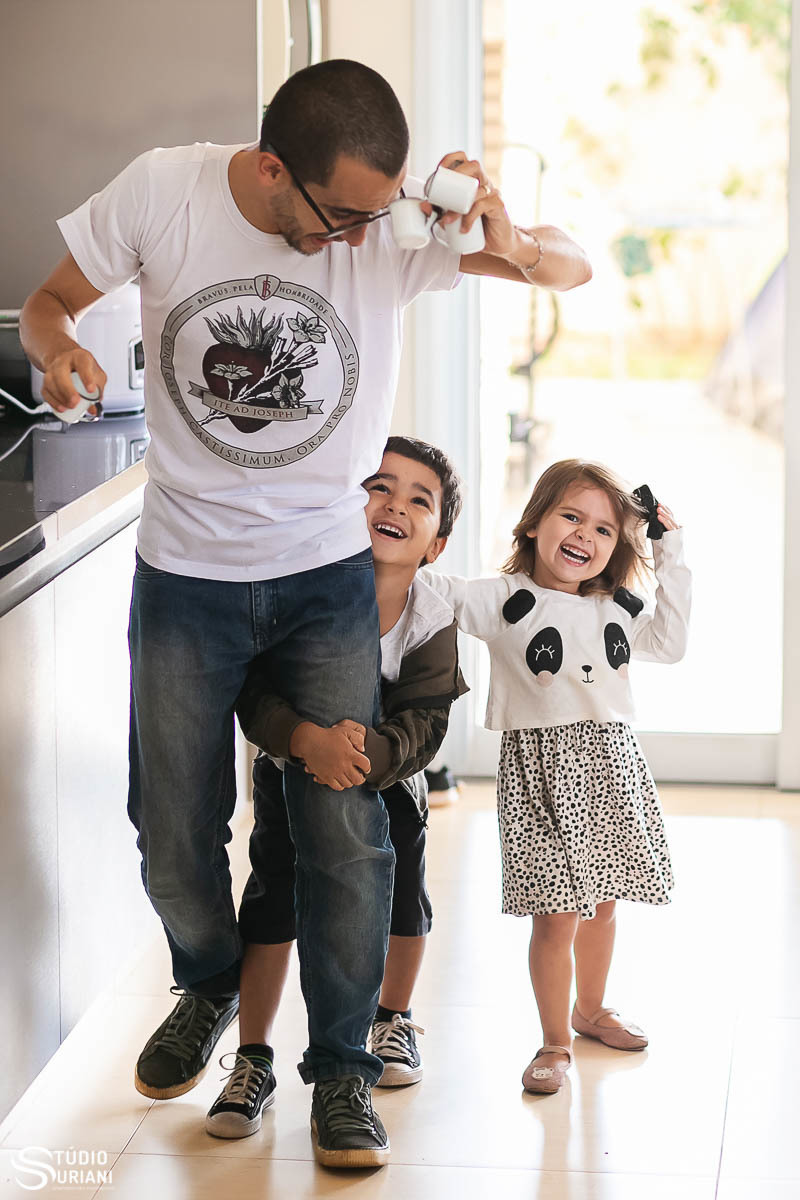 Casamento-casal-noivo-noiva-catolica-Uberlandia-Araguari-Uberaba-Monte-Alegre-Canapolis-Capinopolis-ituiutaba-igreja-linda-fotografia-decoracao-decorada-vestido-terno-azil-carro-antigo-moto-buque-salao-dia-foto-noite-making-of-orcamento-terco-terço-nossa-