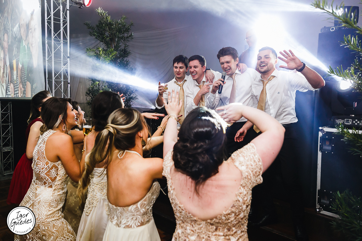 casamento bento gonçalves, josiane e Emerson, Clube botafogo, igreja cristo rei, igor guedes fotografia.