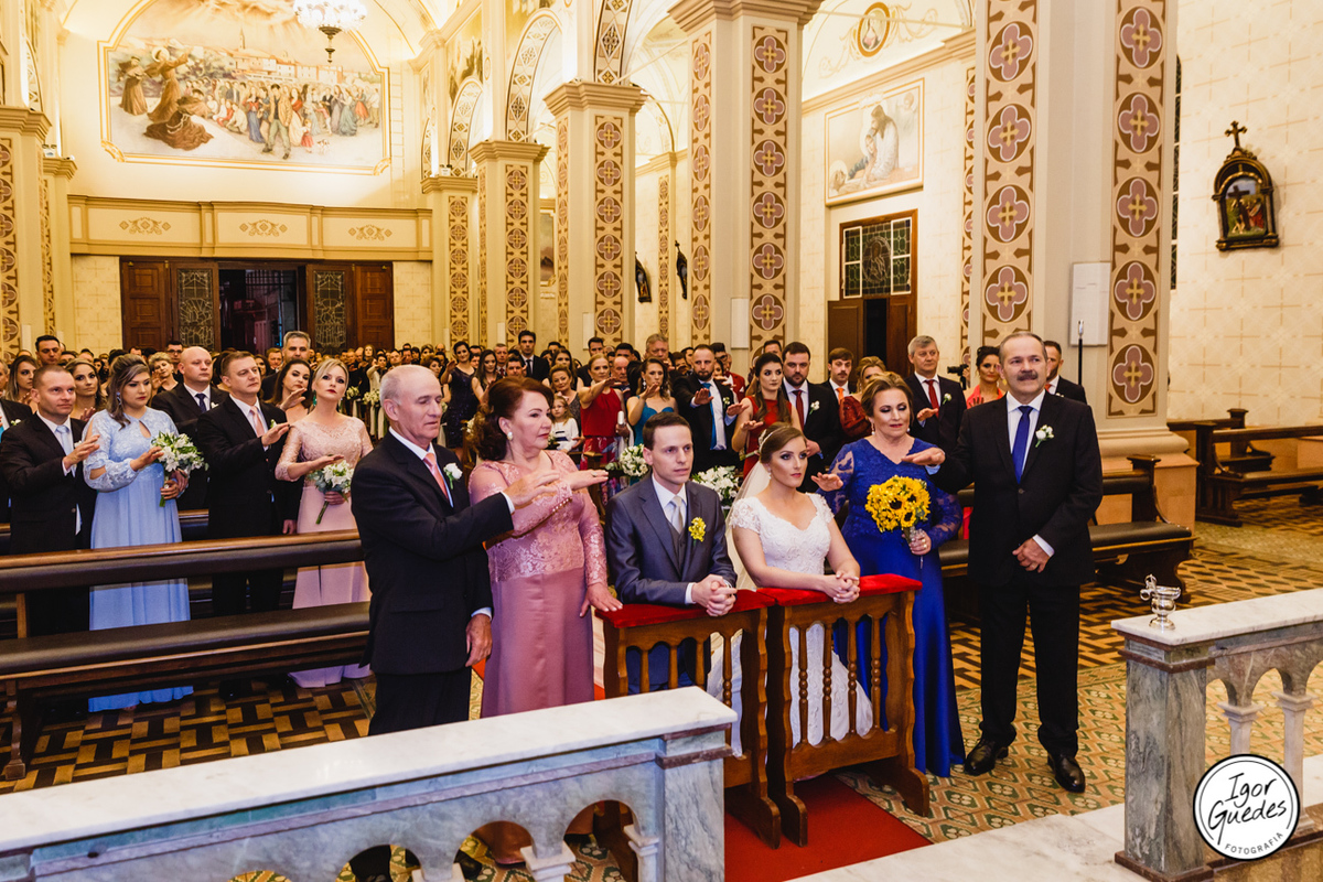 Igreja santo Antonio Bento gonçalves, elaine beleza, igor guedes fotografia, casamento na serra gaúcha, fotografo de casamento