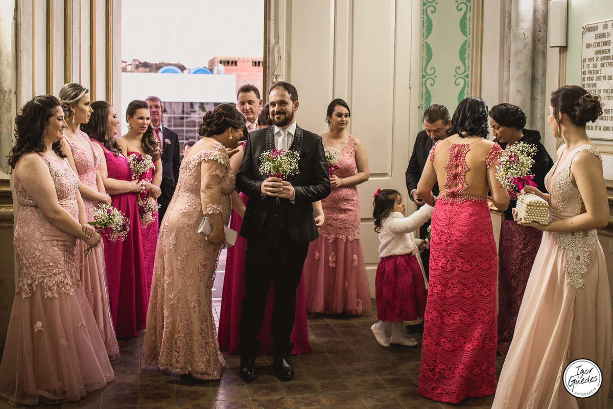 Casamento Daniele e Tiago, em Garibaldi, serra gaúcha. Fotografia realizada por Igor Guedes e equipe. A cerimonia foi realizada na igreja matriz Sao Pedro, e o ensaio na ruas da linda garibaldi.