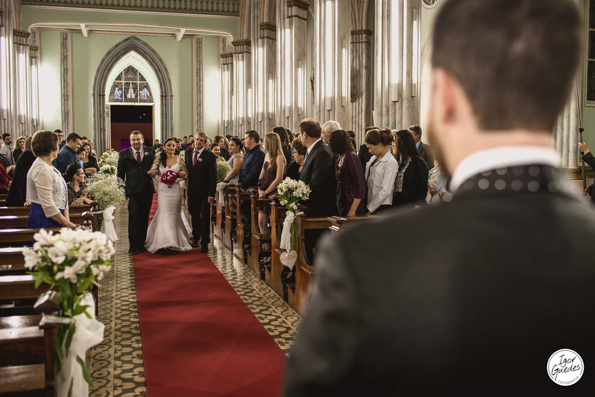 Casamento Daniele e Tiago, em Garibaldi, serra gaúcha. Fotografia realizada por Igor Guedes e equipe. A cerimonia foi realizada na igreja matriz Sao Pedro, e o ensaio na ruas da linda garibaldi.
