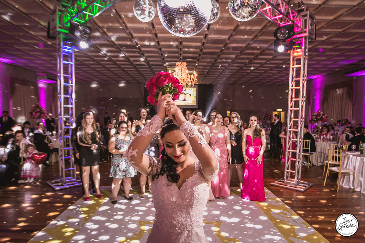 Casamento Daniele e Tiago, em Garibaldi, serra gaúcha. Fotografia realizada por Igor Guedes e equipe. A cerimonia foi realizada na igreja matriz Sao Pedro, e o ensaio na ruas da linda garibaldi.