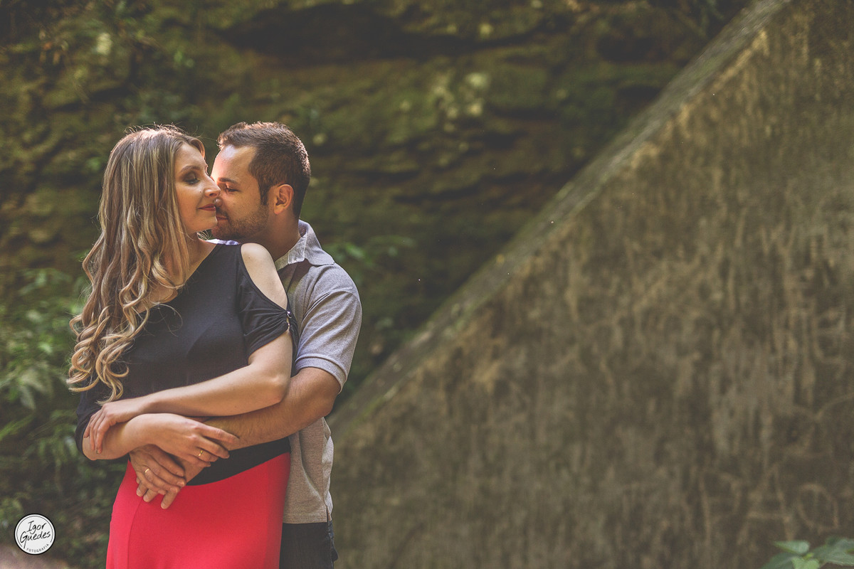 Renata e Denis, em Viaduto 13, Vespasiano correa, love SessionRenata e Denis, em Viaduto 13, Vespasiano correa, love Session