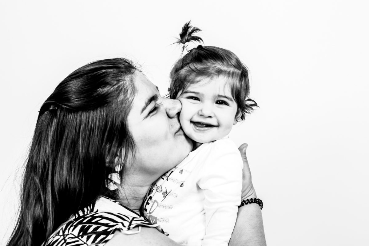 fotografias familia, filha, mae, estudio, preto e branco