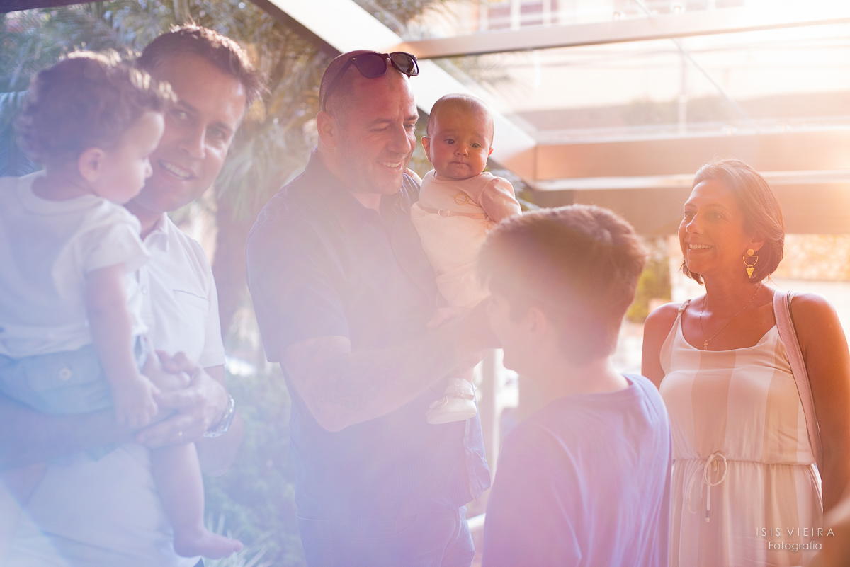 tios e avós do aniversariante chegando na sua festinha infantil no centro de florianopolis