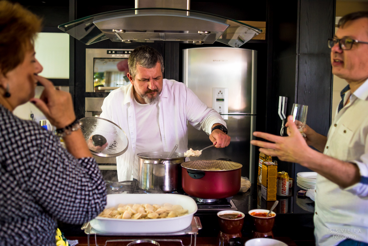 pai da criança servindo o almoço, festa infantil, SC, florianopolis