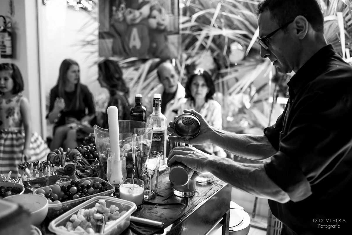 mesa de drinks, rapaz fazendo drinks, festa infantil, registro documental, SC, florianopolis