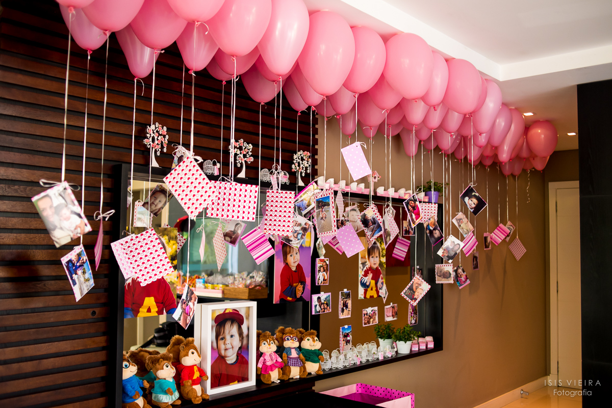 decoração com fotos penduradas, balões coloridos, infantil, florianopolis