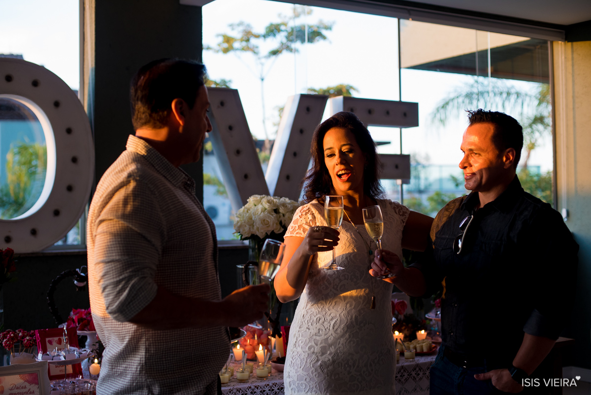 brinde de feliz aniversario para parabenizar roberta almeida em festa produzida por miss festas