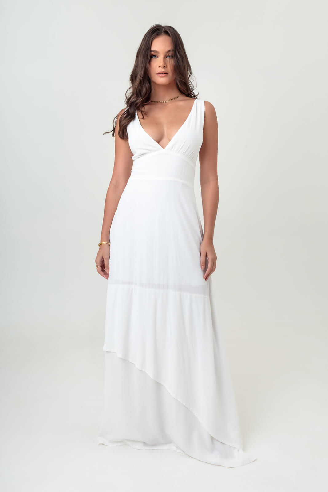 fotografia de modelo em fundo branco para lookbook em estúdio fotográfico profissional no rio de janeiro rj