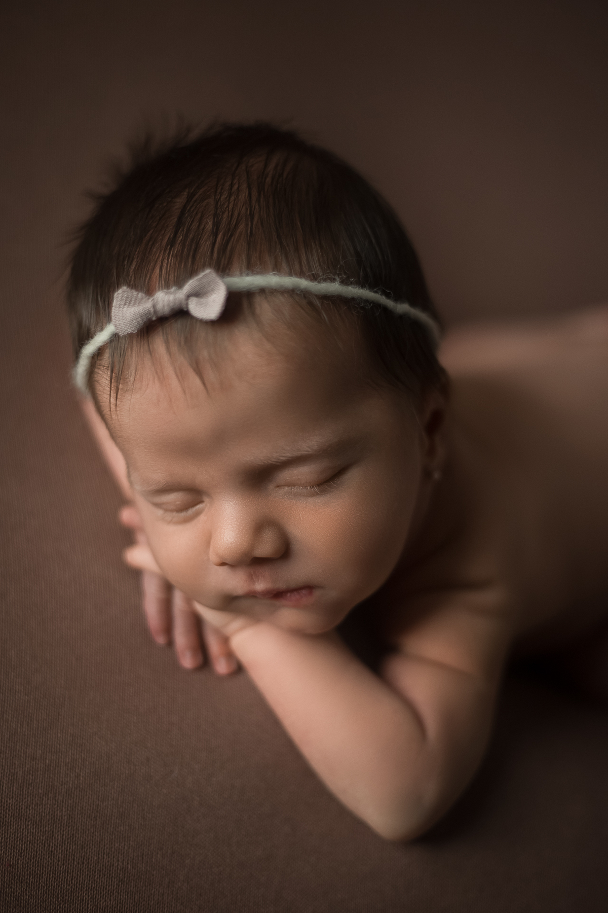 Martina esbanjando charme e fofura - Ensaio Newborn João e Marina Fotografia