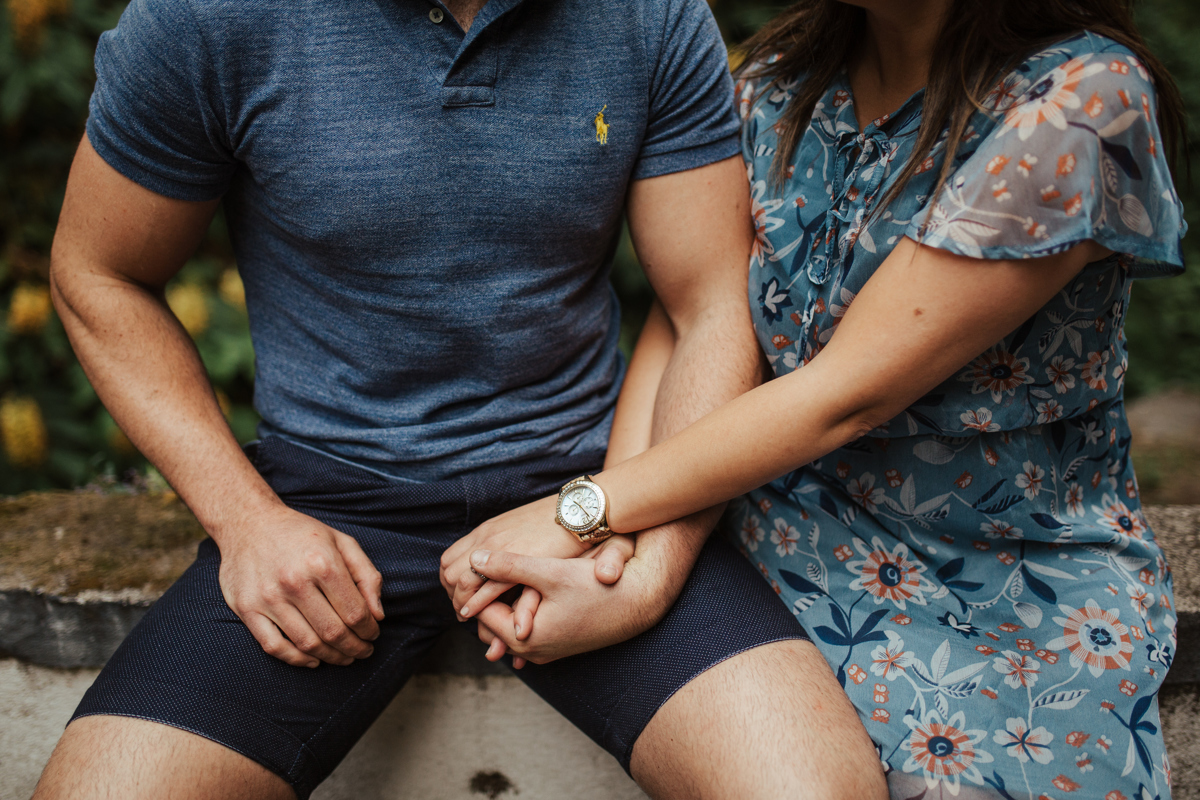 casal de maos dadas em são miguel açores 