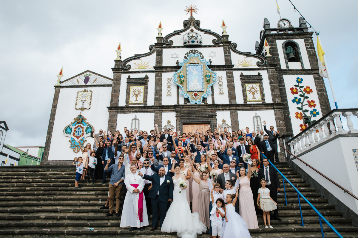 convidados na igreja de agua de pau 