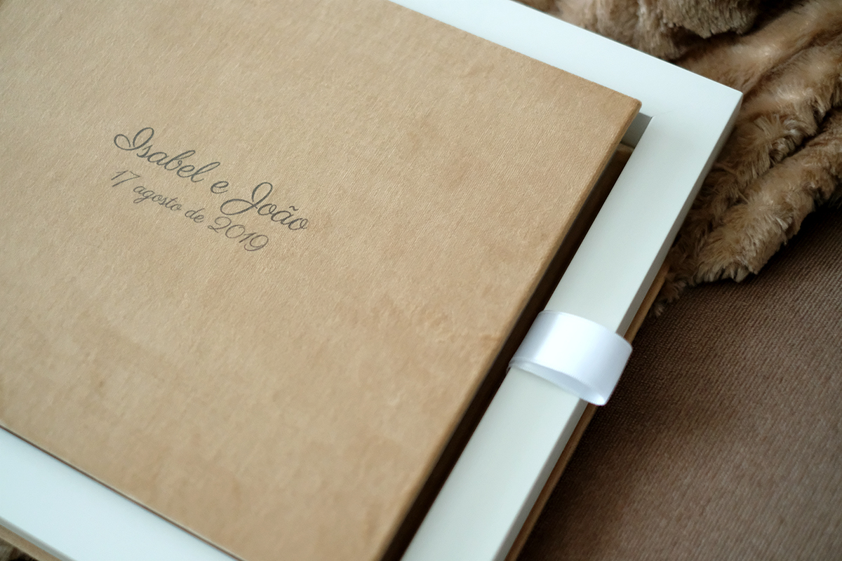 gravação a laser no álbum digital de veludo