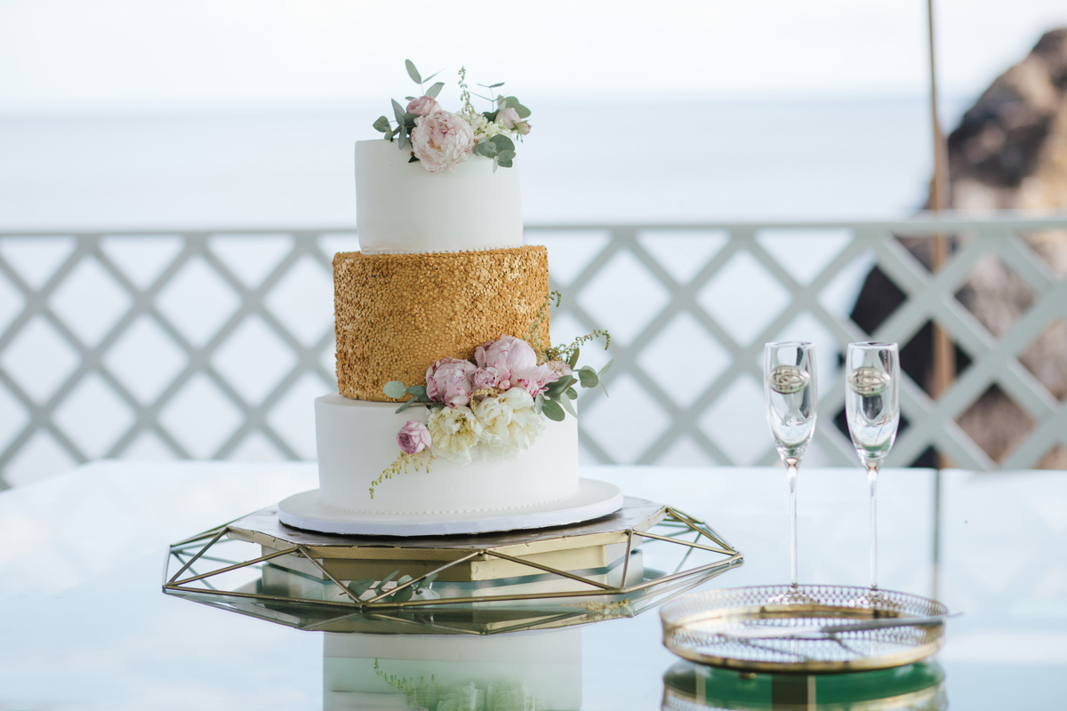bolo dos noivos no Atlantico Vila Eventos