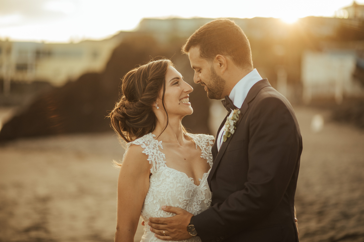 casal no por do sol em são miguel açores