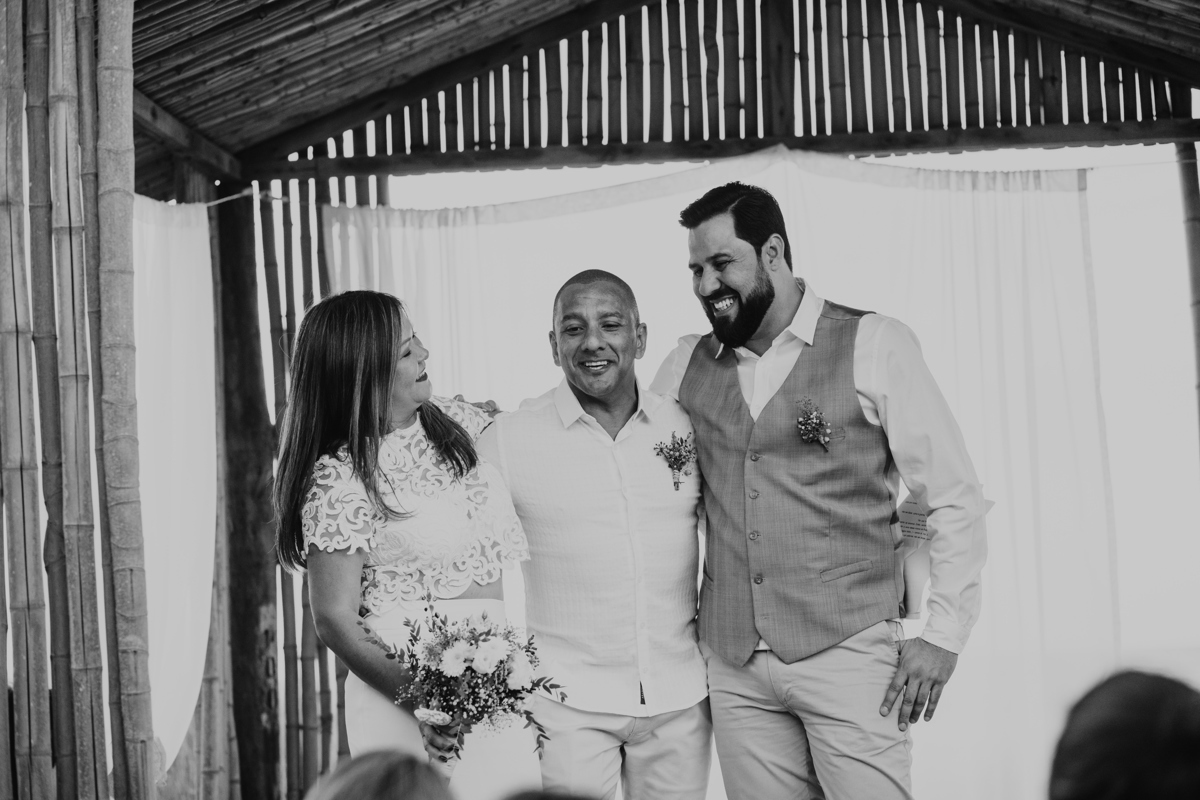 noivos na cerimonia de casamento em são miguel 