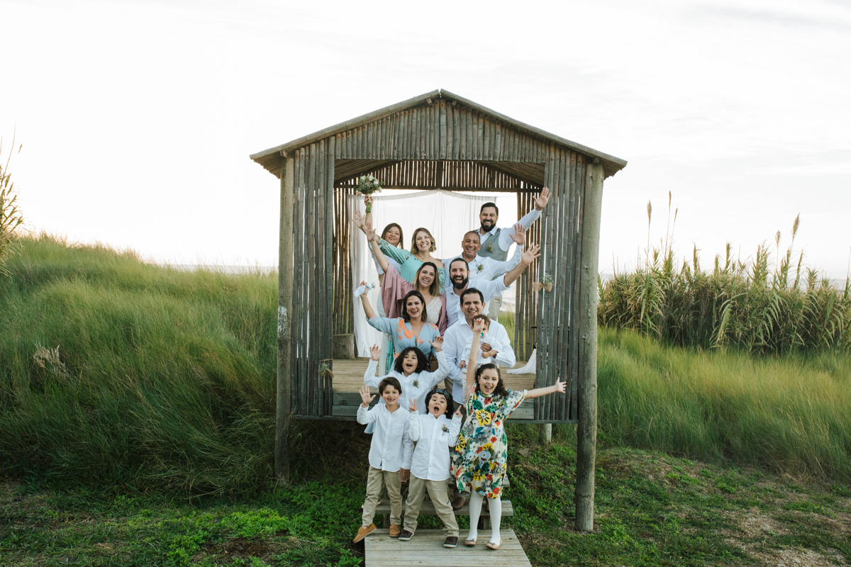 foto de grupo no casamento dos açores