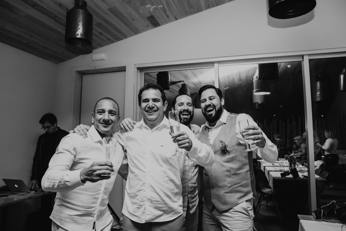 amigos no casamento nos açores