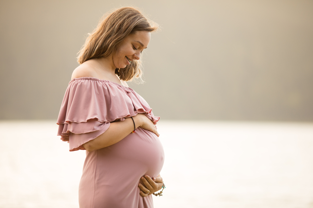 gravida em sessão de fotos 