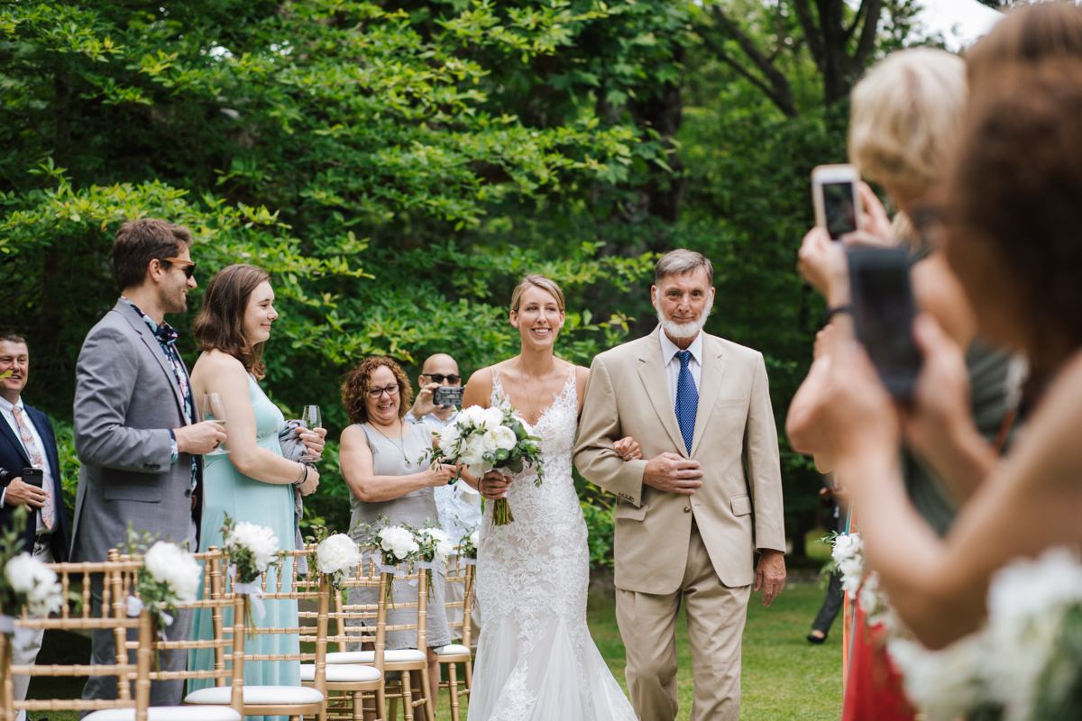 entrada da noiva com o pai no parque terra nostra nos açores