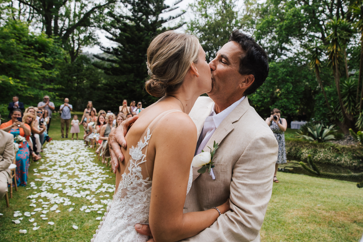 beijo no casamento em são miguel açores