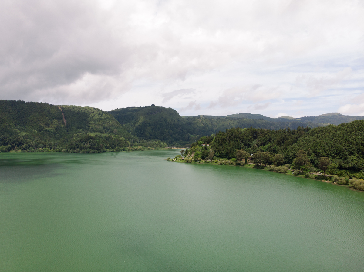 casamento junto à lagoa das lagoa das furnas 