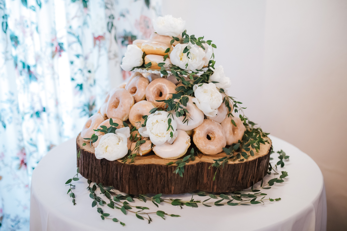bolo de noivos em donuts 
