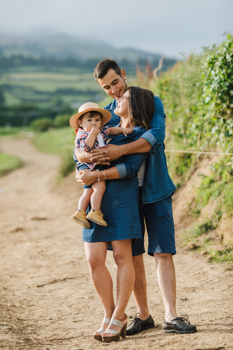 namorando em família nos pastos verdes doa açores