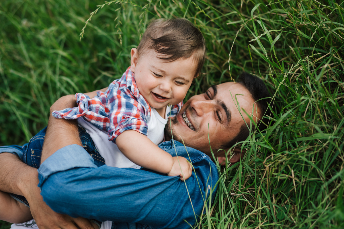 brincando na erva nos pastos dos açores
