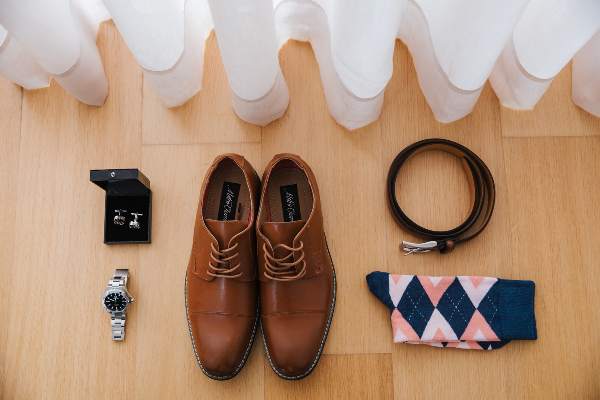 detalhes do noivo no casamento em são miguel 