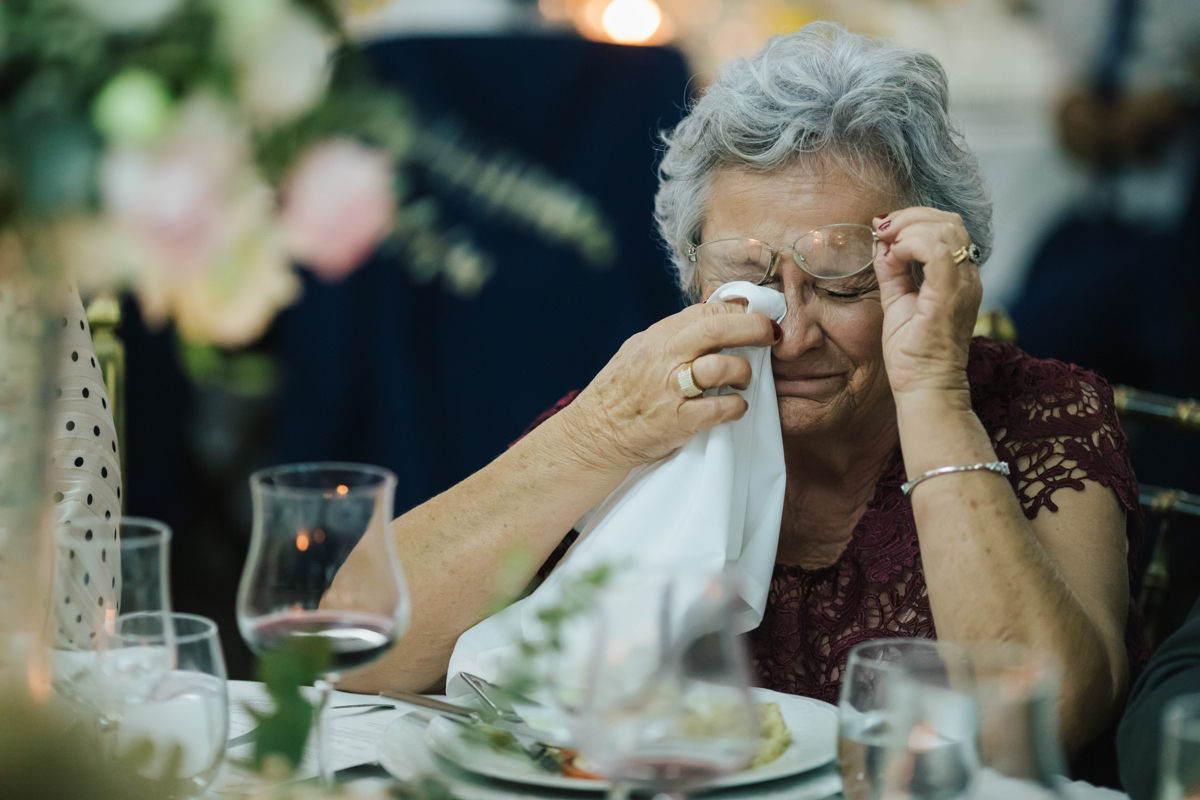 muitas emoções no casamento nos açores 