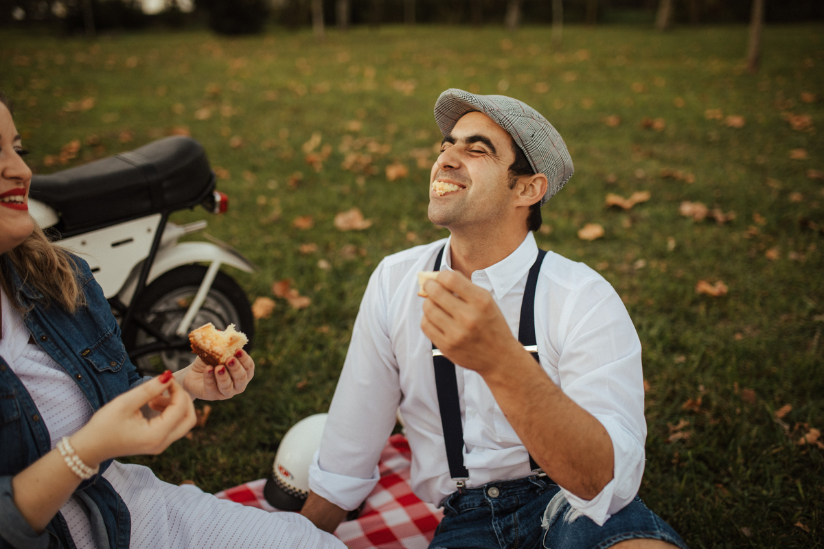 partilhando o bolo com a nossa cara metade