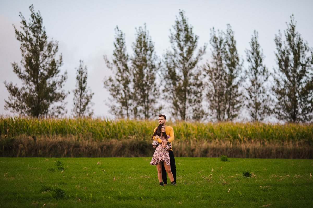 namorando nos pastos