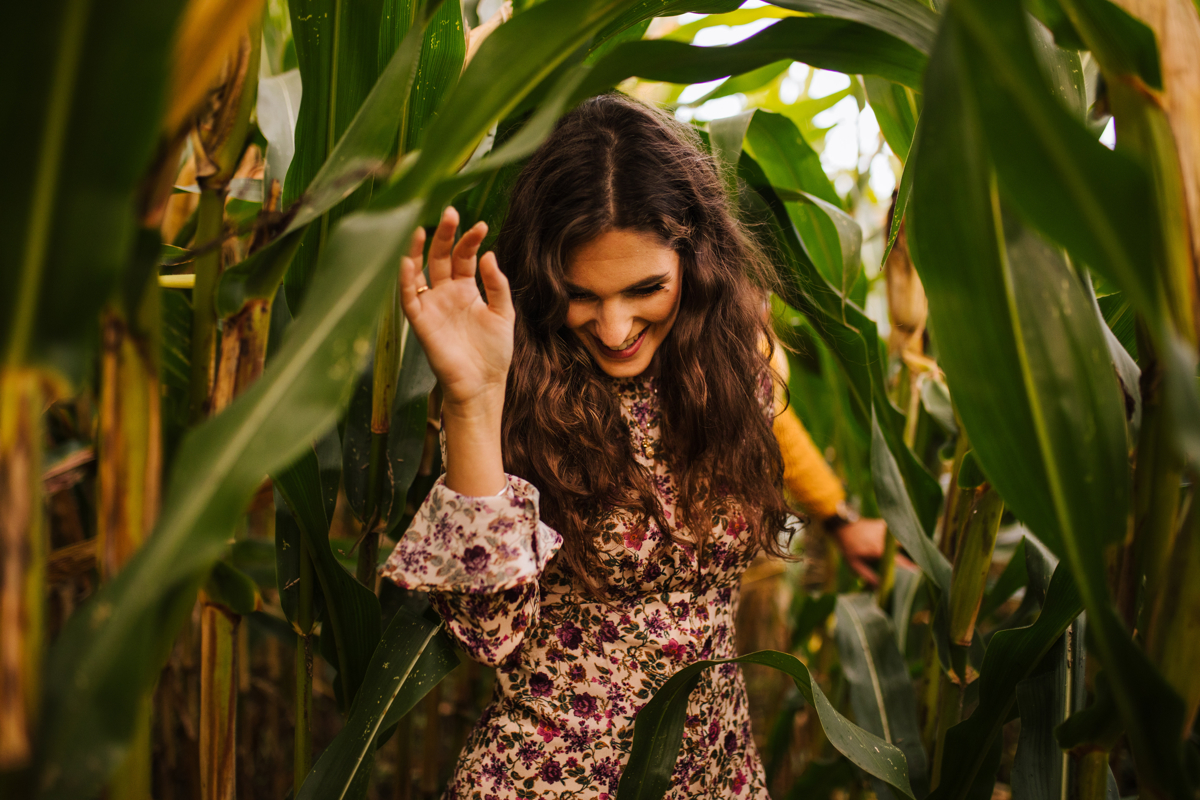 explorando os campos de milho