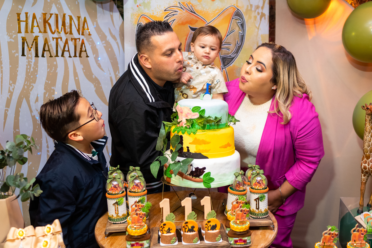 primeiroanodoravi.buffetviladosbrutos.viladosbrutos.espacodelazer.interlagos.saopaulo.fotografiainfantil.fotografoinfantil.fotoefilmagem.aniversariode1ano.festainfantil.reileao